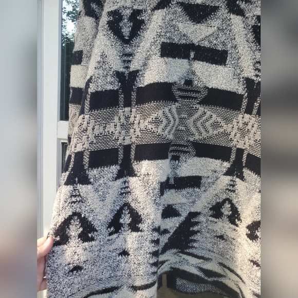 J Jill Aztec print oversized cardigan Cashmere EUC - Picture 6 of 6